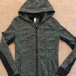 Lululemon jacket size 8